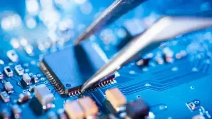 Mỹ có thể siết chặt kiểm soát chip tiên tiến